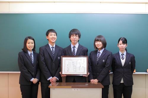 まちの大人から学び、大きく成長する高校生。