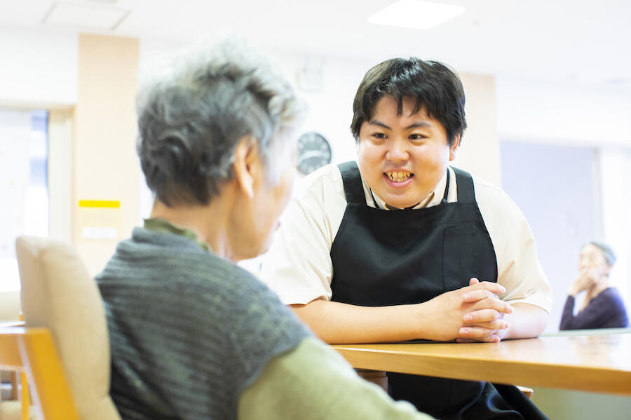 東京から喜茂別に移住した「旅好き介護士」