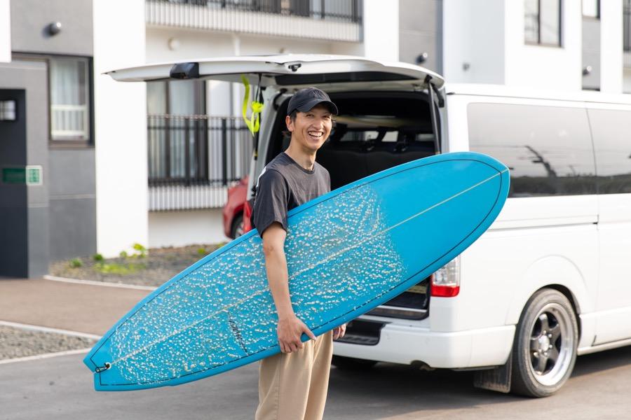出勤前にサーフィン、家族との時間もたっぷり。オンオフどちらも充実!
