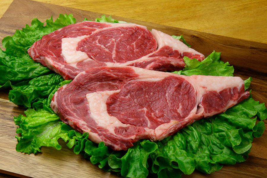 ホルスタイン雄牛においしい付加価値を。十勝清水フードサービス