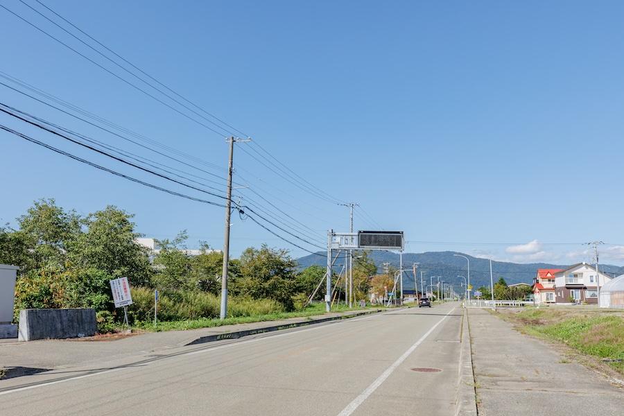 https://kurashigoto.hokkaido.jp/image/JHBsamani_StraightRoad.jpg