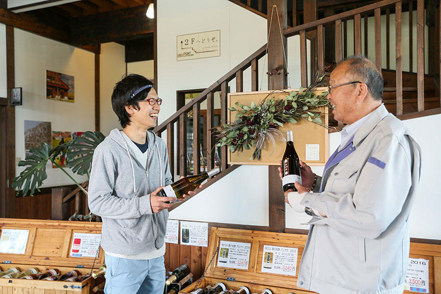 https://kurashigoto.hokkaido.jp/image/housuiwinery_kurasuhito9.jpg