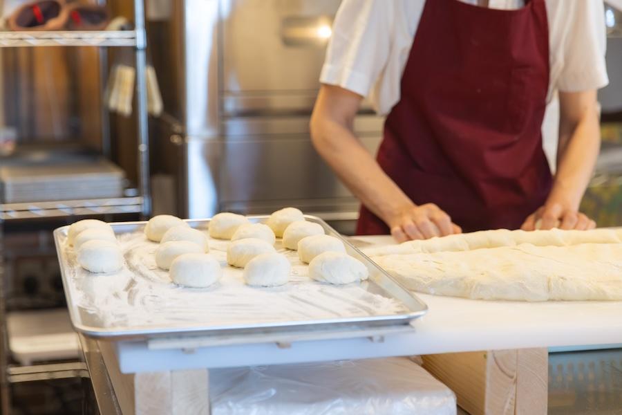 https://kurashigoto.hokkaido.jp/image/tampopo_breadmake061.jpeg